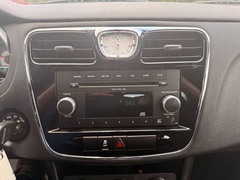 Used 2011 Chrysler 200 LX FWD image 4