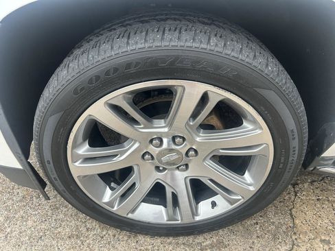 Used 2016 Cadillac Escalade Luxury AWD/4WD image 12