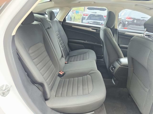 Used 2020 Ford Fusion SE FWD image 20