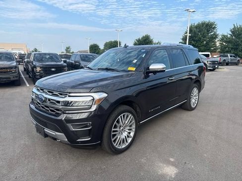 Used 2023 Ford Expedition Platinum AWD/4WD image 3