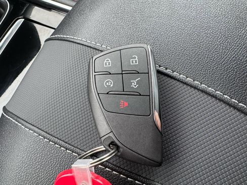 Used 2025 Chevrolet Traverse Z71 w/ Driver Confidence Package image 27