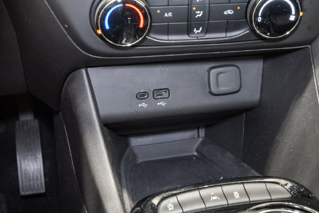 Used 2025 Buick Encore GX Preferred FWD image 19