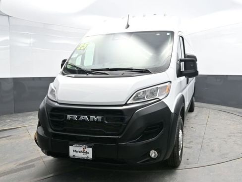 Used 2025 RAM ProMaster 2500 w/ Convenience Group image 2