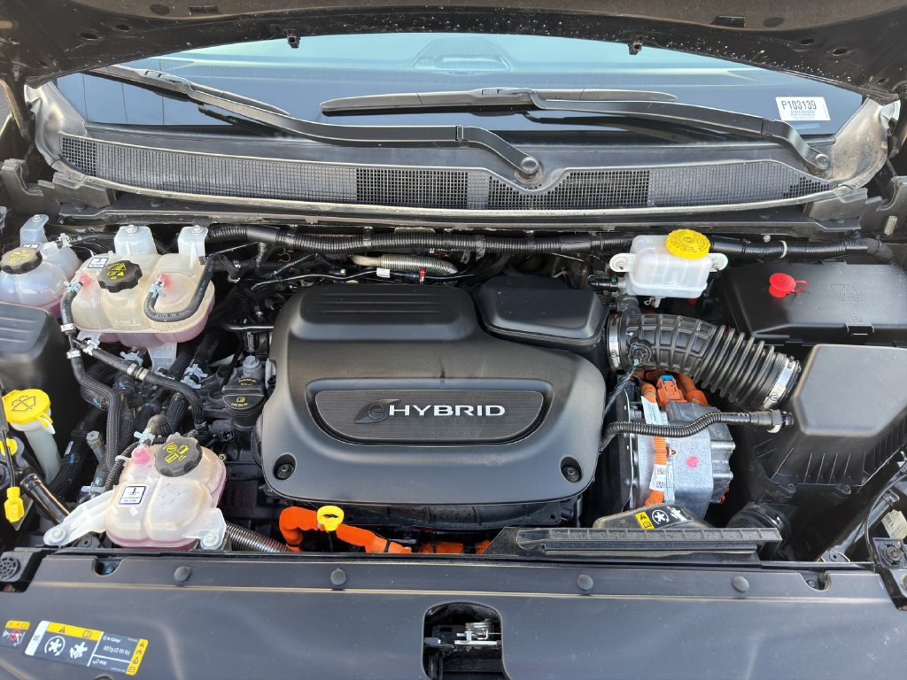 Used 2024 Chrysler Pacifica Premium FWD image 20