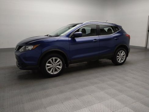 Used 2018 Nissan Rogue Sport SV image 2