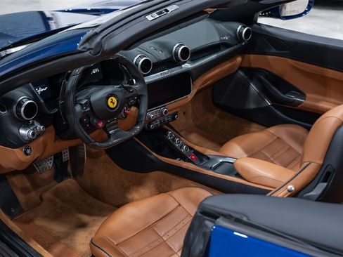 Used 2020 Ferrari Portofino RWD image 43