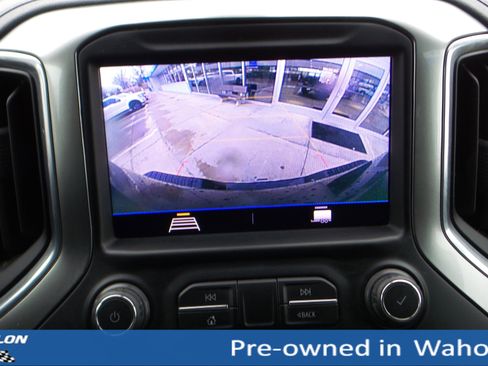 Used 2021 Chevrolet Silverado 2500 LT w/ Convenience Package image 17