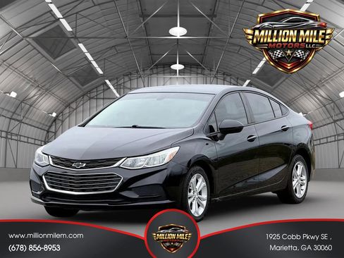 Used 2018 Chevrolet Cruze LS FWD image 6