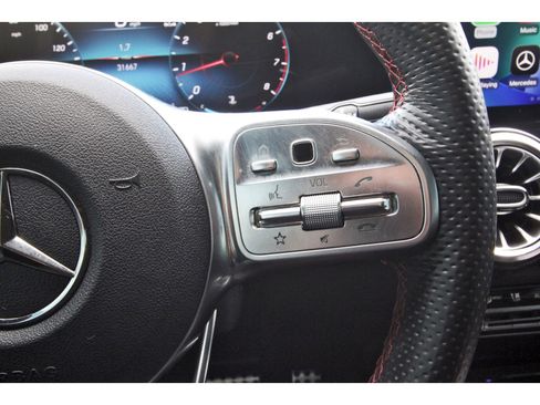 Used 2023 Mercedes-Benz GLB 250 image 16