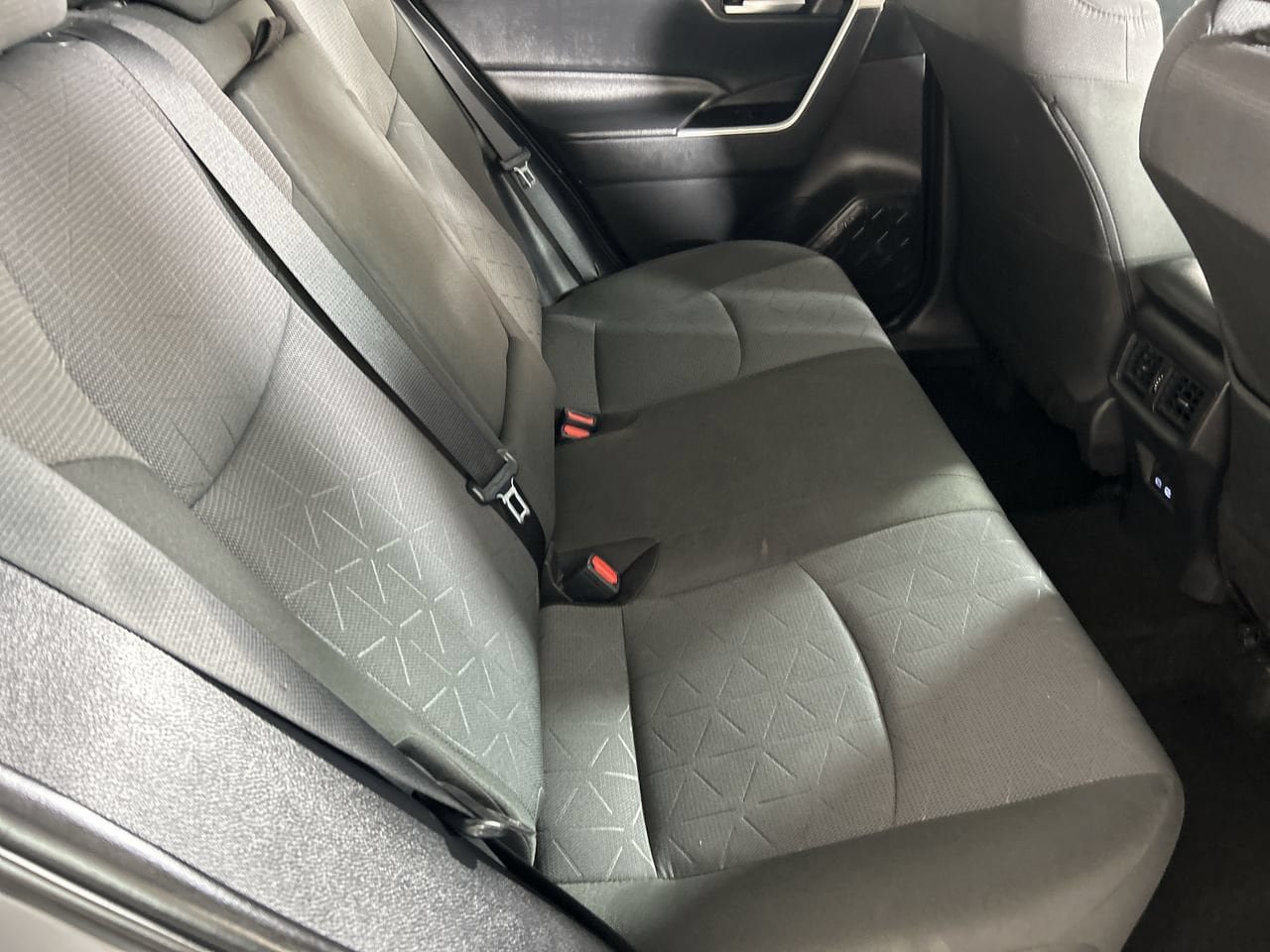 Used 2025 Toyota RAV4 XLE FWD image 25