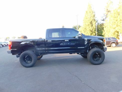 Used 2017 Ford F350 Lariat w/ Lariat Ultimate Package AWD/4WD image 21