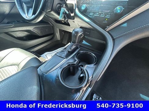 Used 2019 Toyota Camry SE FWD image 20