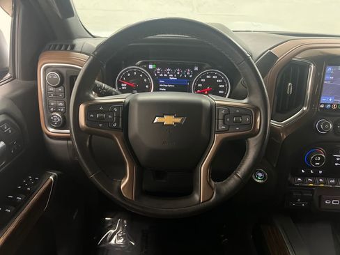 Used 2020 Chevrolet Silverado 1500 High Country w/ Technology Package image 14