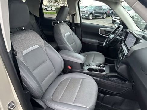 Used 2025 Ford Bronco Sport Badlands image 11