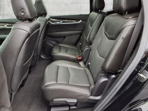 Used 2021 Cadillac XT6 Sport image 9