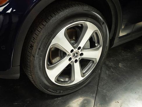 Used 2022 Mercedes-Benz GLC 300 4MATIC image 4