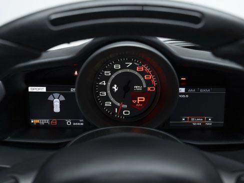 Used 2016 Ferrari 488 GTB Base image 25