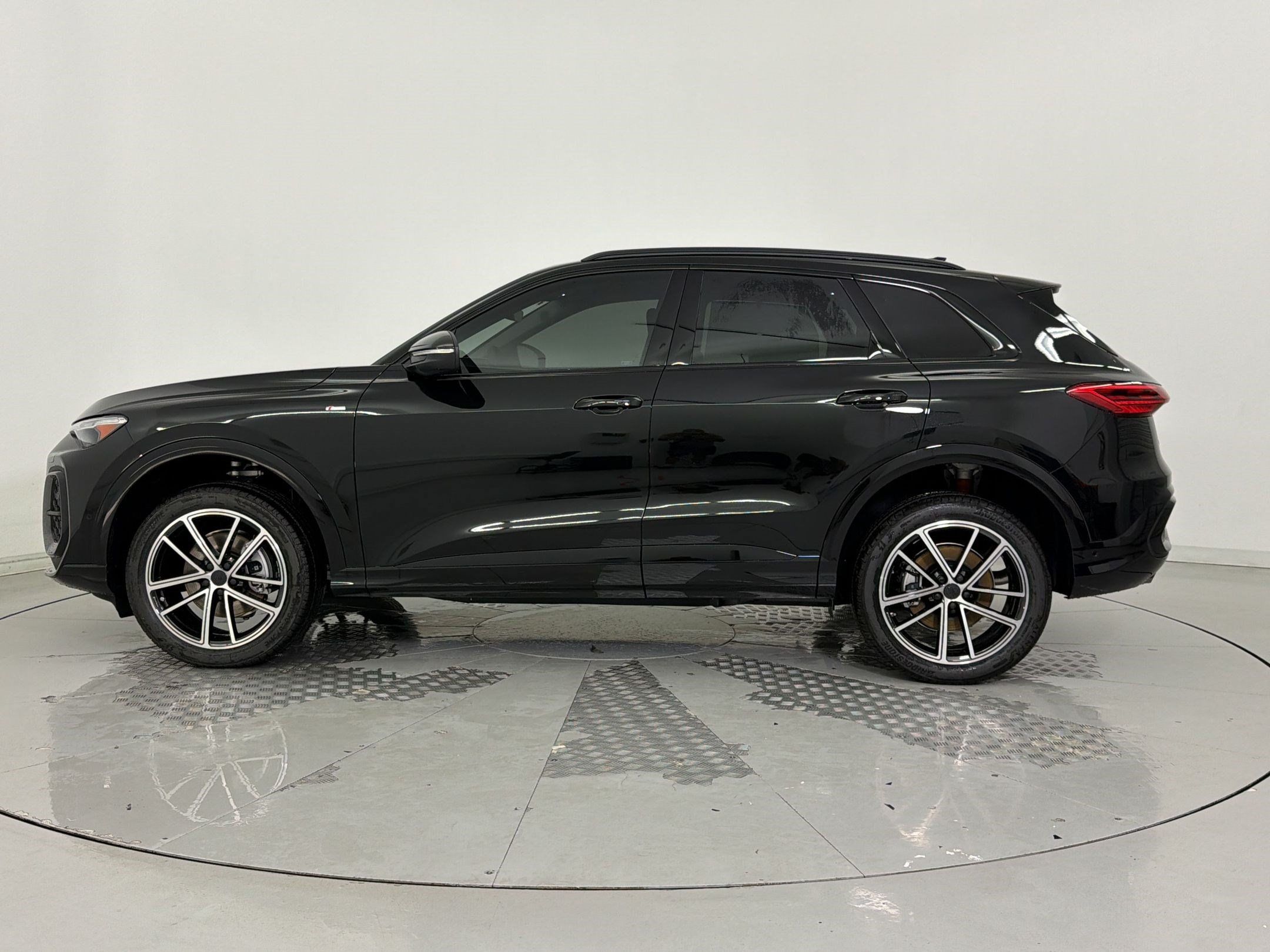 New 2026 Audi Q5 Premium Plus AWD/4WD image 2
