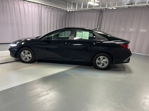 Used 2026 Hyundai Elantra SE FWD image 4