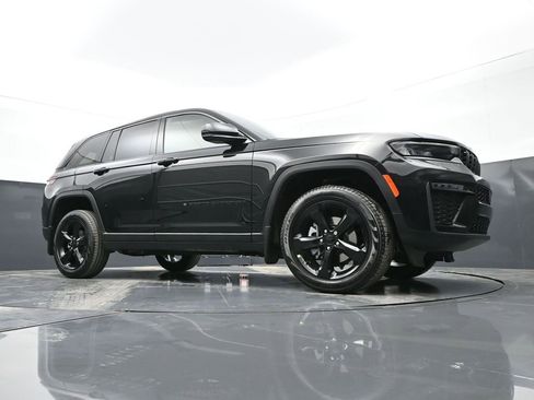 New 2026 Jeep Grand Cherokee Limited w/ Limited Altitude Package image 43