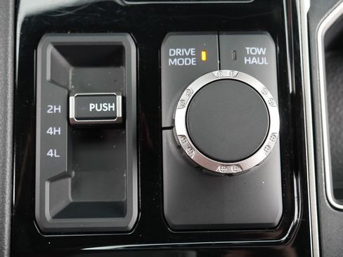 Used 2026 Toyota Tundra Limited AWD/4WD image 47