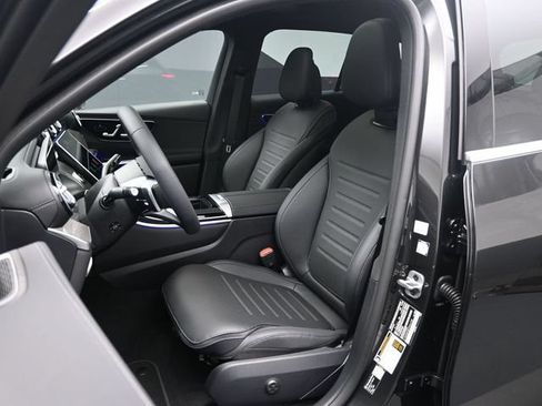 Used 2026 Mercedes-Benz GLC 300 image 16
