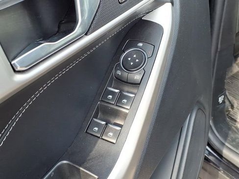 Used 2021 Ford Explorer XLT w/ Equipment Group 202A AWD/4WD image 13
