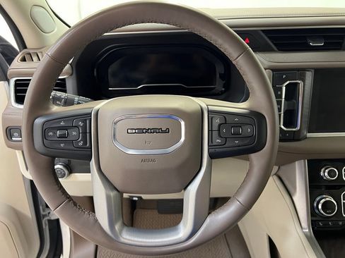 Used 2024 GMC Yukon Denali AWD/4WD image 19