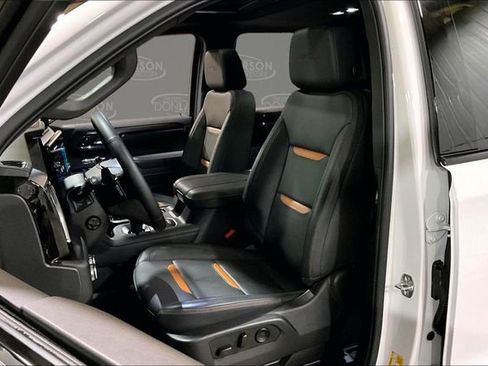 Certified 2025 GMC Sierra 1500 AT4 w/ AT4 Premium Package AWD/4WD image 14