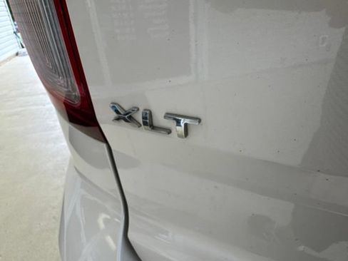 Used 2015 Ford Explorer XLT w/ Equipment Group 201B AWD/4WD image 35