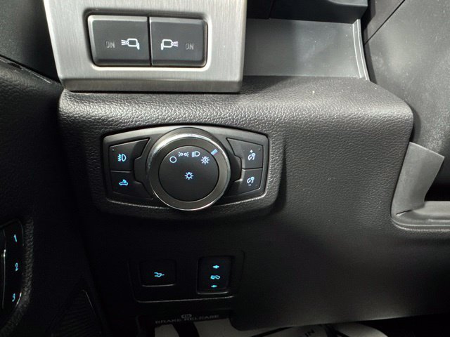 Used 2017 Ford F350 Platinum w/ Platinum Ultimate Package AWD/4WD image 19