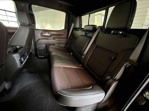 Used 2025 GMC Sierra 1500 Denali RWD image 30