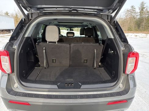 Certified 2022 Ford Explorer XLT w/ Equipment Group 202A image 7