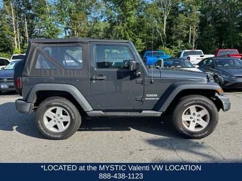 Used 2017 Jeep Wrangler Sport w/ Quick Order Package 23S AWD/4WD image 4