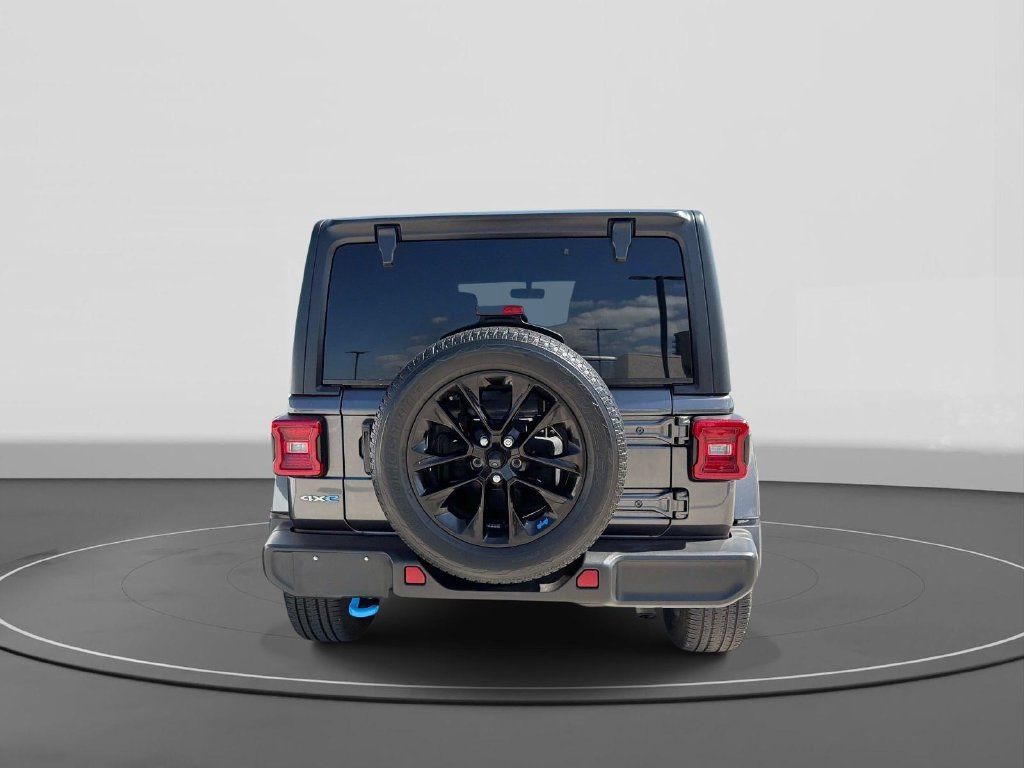 Used 2023 Jeep Wrangler Unlimited Sahara AWD/4WD image 7