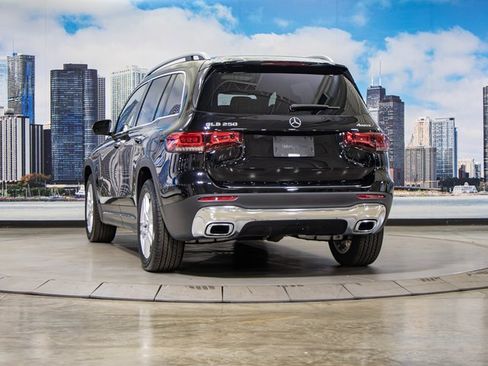 Used 2022 Mercedes-Benz GLB 250 4MATIC image 9