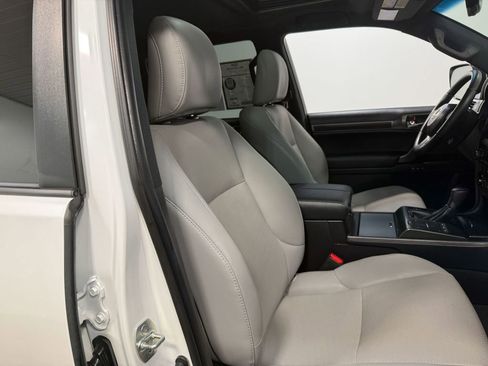 Used 2023 Lexus GX 460 image 61