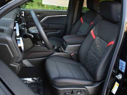 New 2026 Chevrolet Colorado Z71 image 9