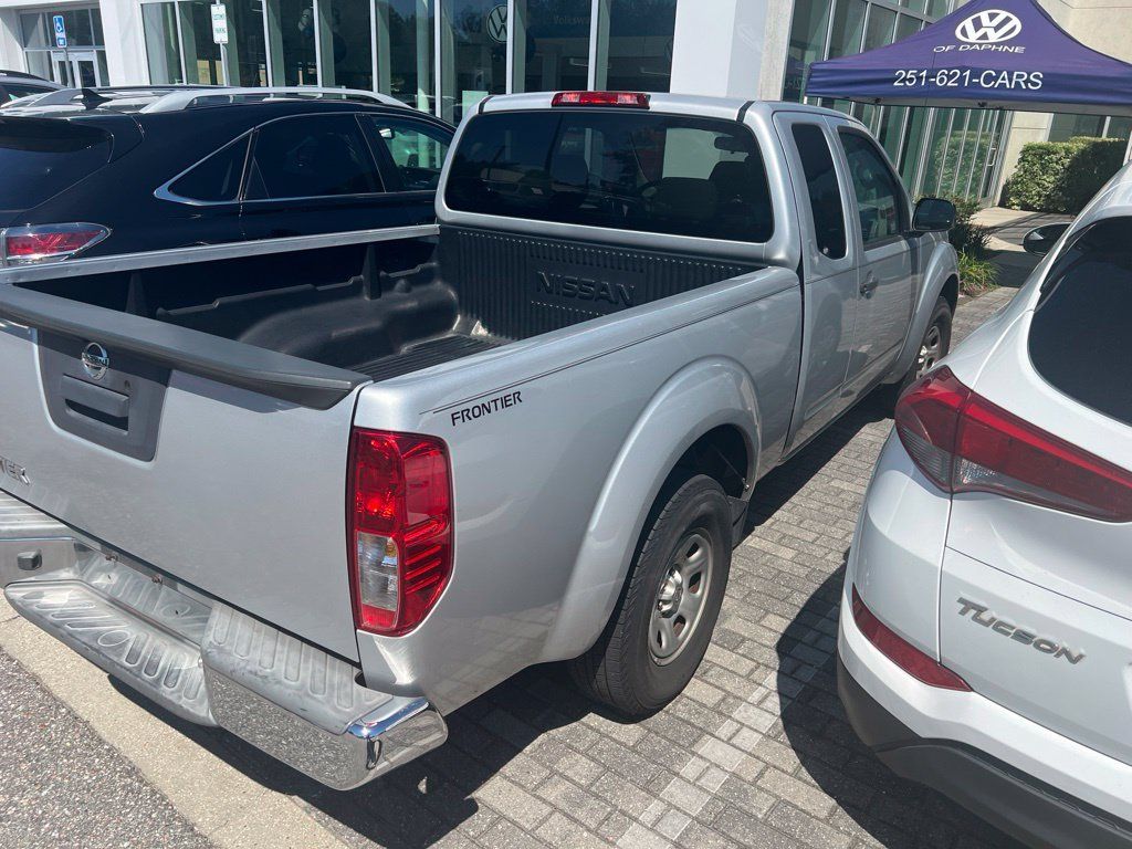 Used 2015 Nissan Frontier S RWD image 10