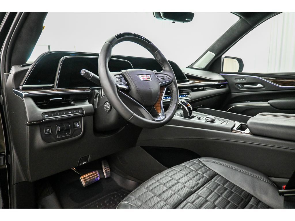 Certified 2024 Cadillac Escalade Sport Platinum w/ LPO, ONYX Package AWD/4WD image 10