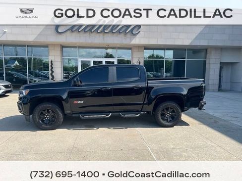 Used 2022 Chevrolet Colorado Z71 w/ Z71 Midnight Edition AWD/4WD image 2