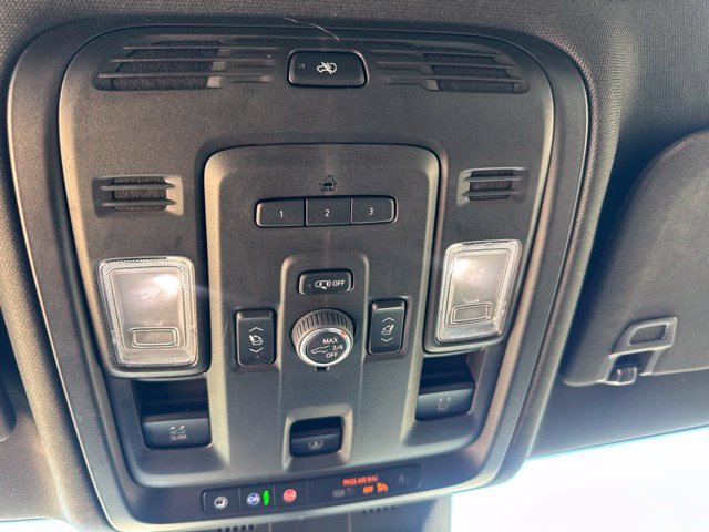 Used 2023 Cadillac Escalade Premium Luxury AWD/4WD image 40