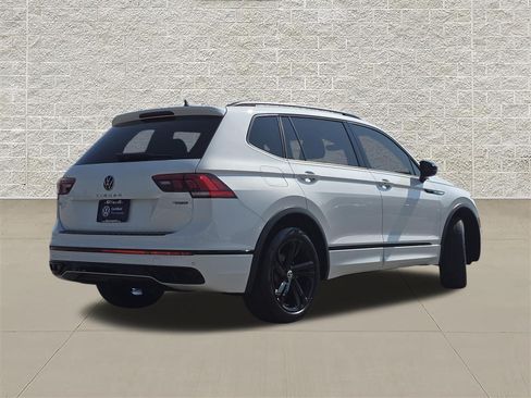 Certified 2024 Volkswagen Tiguan SE R-Line AWD/4WD image 7