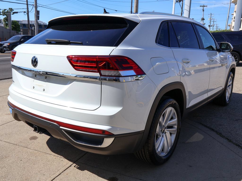 Used 2023 Volkswagen Atlas Cross Sport SE w/ Panoramic Sunroof Package FWD image 5