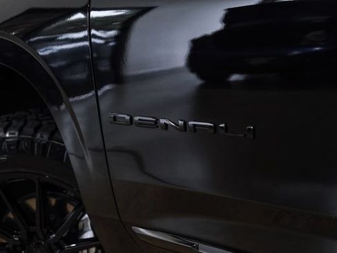 Used 2026 GMC Yukon Denali w/ Sun & Power Step Package AWD/4WD image 5