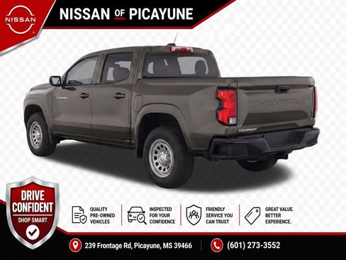 Used 2023 Chevrolet Colorado W/T RWD image 3