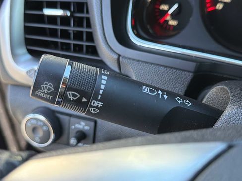 Used 2014 GMC Acadia SLE image 10