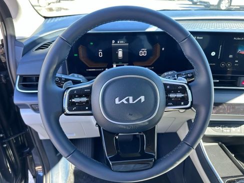 New 2026 Kia Carnival EX FWD image 11