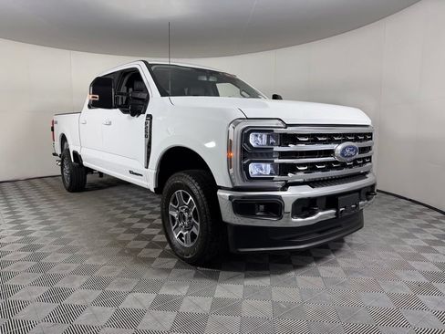 Used 2024 Ford F250 Lariat AWD/4WD image 3