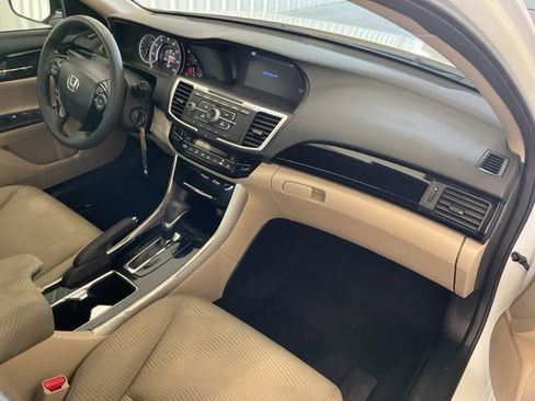 Used 2017 Honda Accord LX image 19